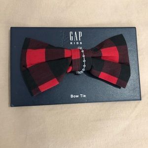 NWT Gap Boy’s Buffalo Plaid Red and Black Clip On Bow Tie